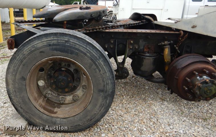 image for item GV9009 2007 International 9400i  semi truck