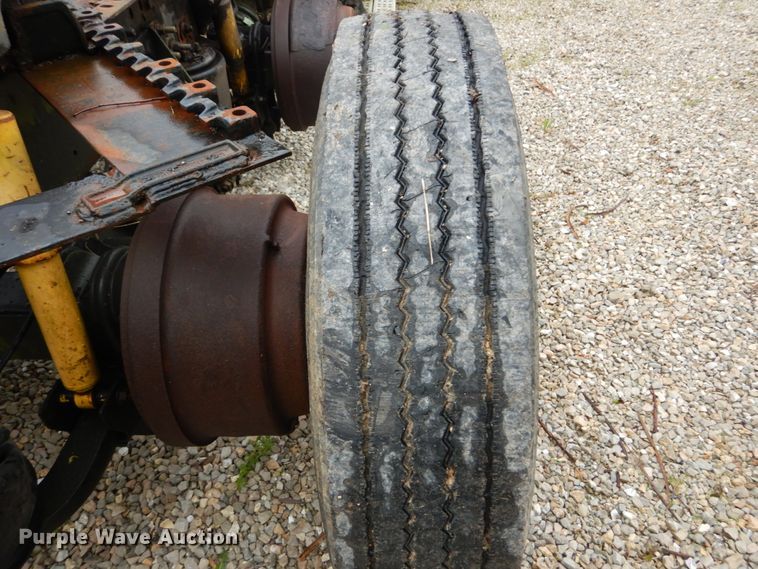 image for item GV9009 2007 International 9400i  semi truck