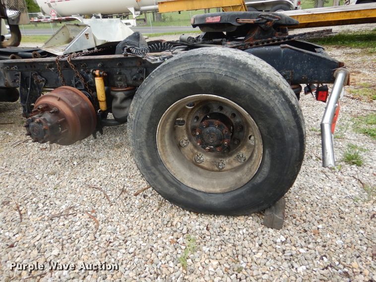 image for item GV9009 2007 International 9400i  semi truck