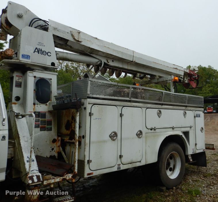 image for item GV9010 Altec digger derrick bed