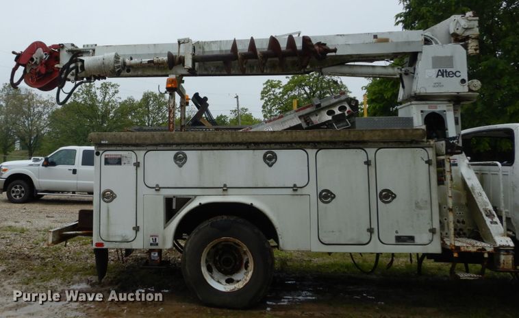 image for item GV9010 Altec digger derrick bed