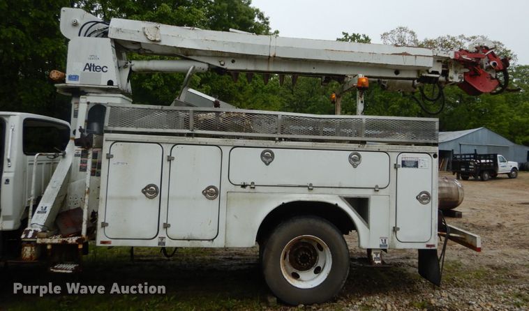 image for item GV9010 Altec digger derrick bed