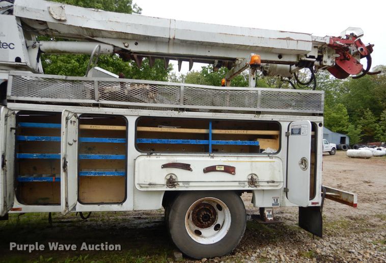 image for item GV9010 Altec digger derrick bed