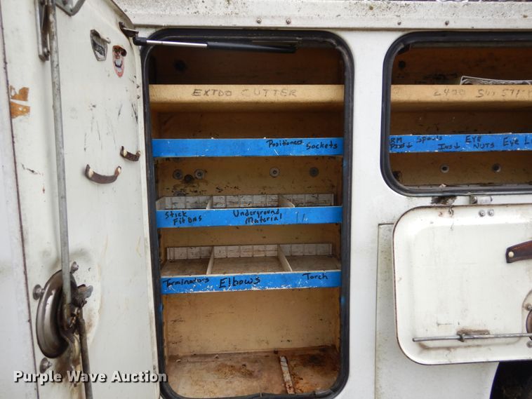 image for item GV9010 Altec digger derrick bed