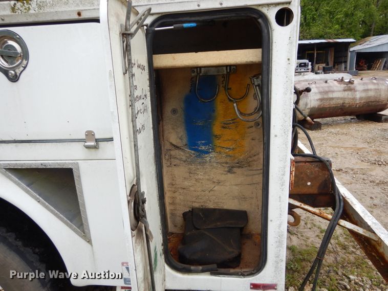 image for item GV9010 Altec digger derrick bed