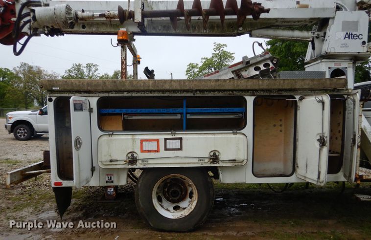 image for item GV9010 Altec digger derrick bed