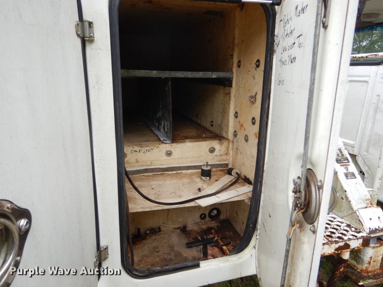 image for item GV9010 Altec digger derrick bed