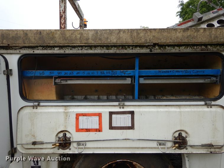 image for item GV9010 Altec digger derrick bed