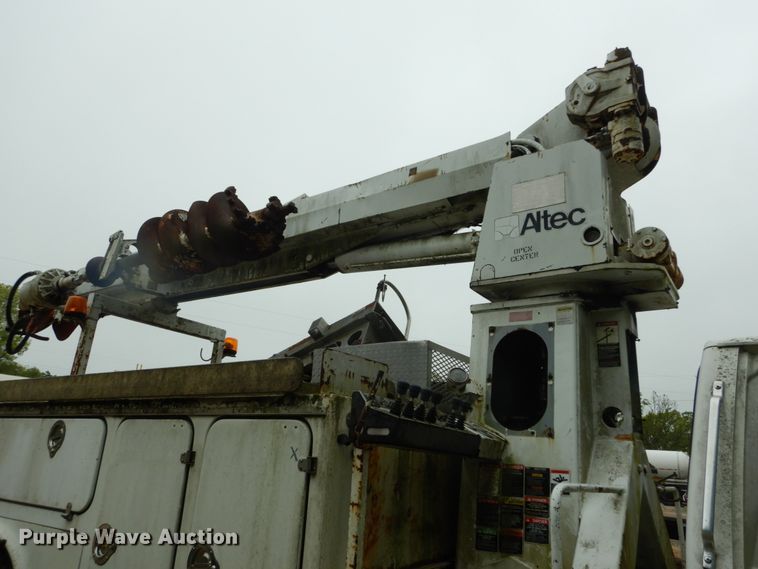 image for item GV9010 Altec digger derrick bed