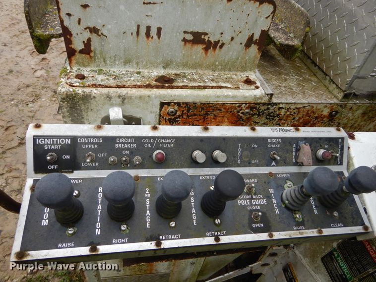 image for item GV9010 Altec digger derrick bed