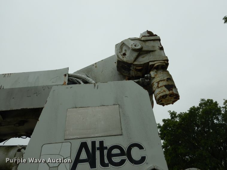 image for item GV9010 Altec digger derrick bed