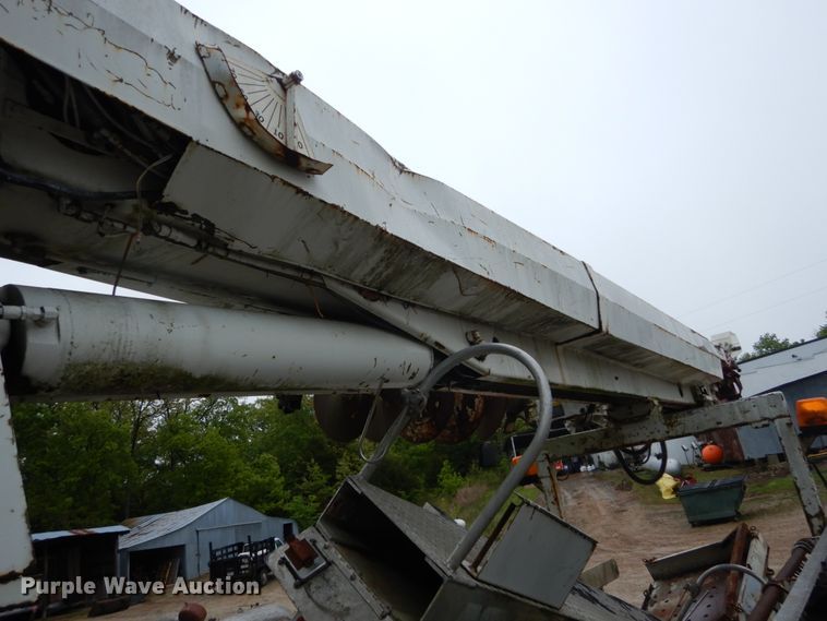 image for item GV9010 Altec digger derrick bed