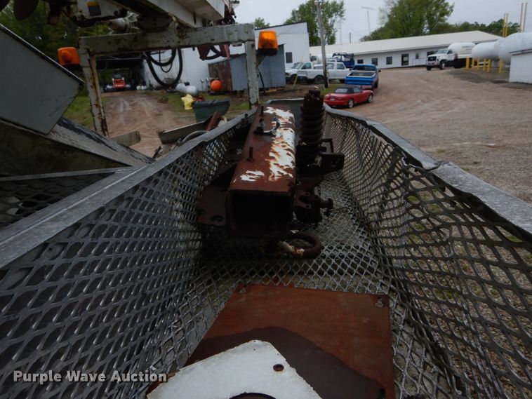 image for item GV9010 Altec digger derrick bed