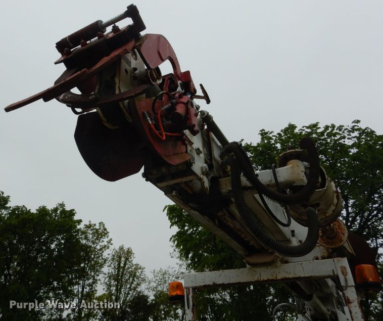 image for item GV9010 Altec digger derrick bed