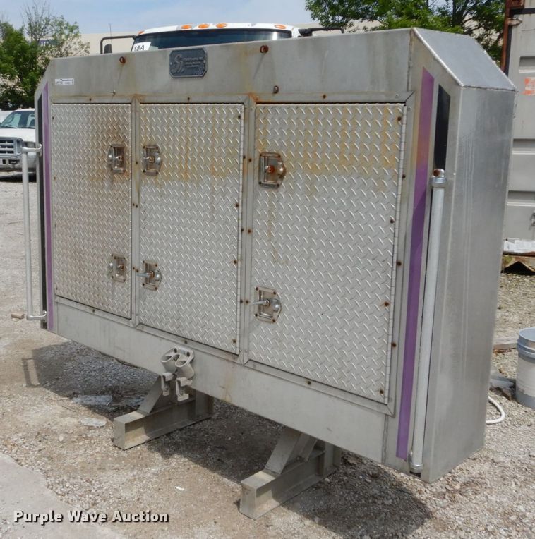 image for item GV9020 Sturdy-Lite aluminum headache rack