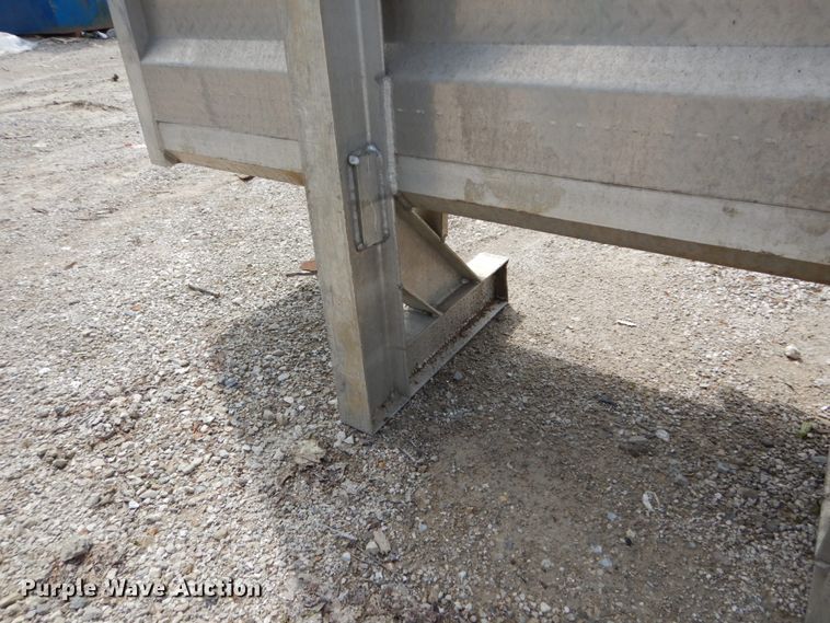 image for item GV9020 Sturdy-Lite aluminum headache rack