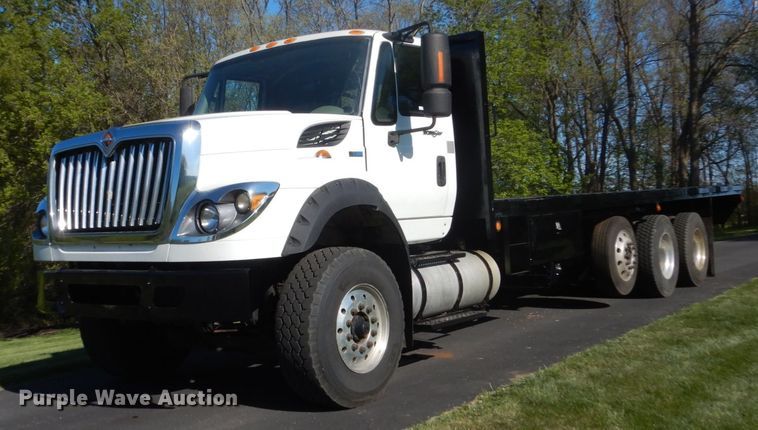 image for item GW9877 2012 International 7600  flatbed truck