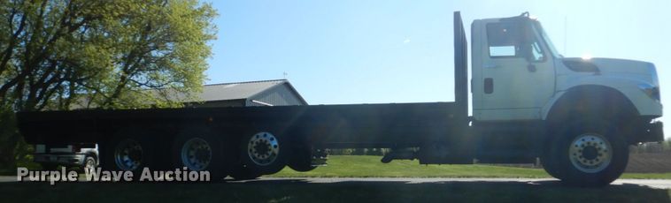 image for item GW9877 2012 International 7600  flatbed truck
