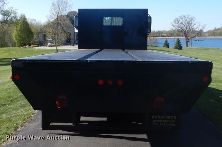 image for item GW9877 2012 International 7600  flatbed truck