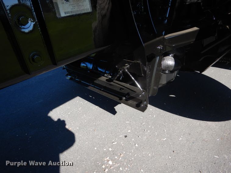 image for item GW9877 2012 International 7600  flatbed truck