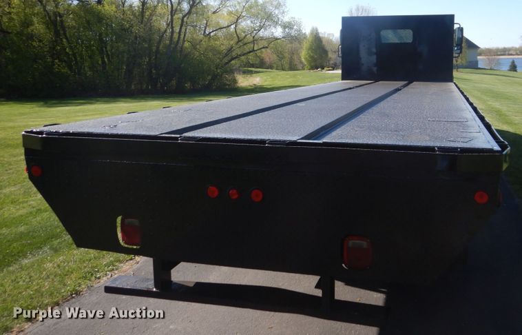 image for item GW9877 2012 International 7600  flatbed truck