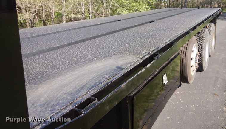 image for item GW9877 2012 International 7600  flatbed truck