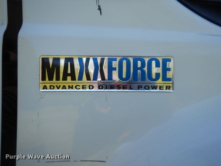 image for item GW9877 2012 International 7600  flatbed truck