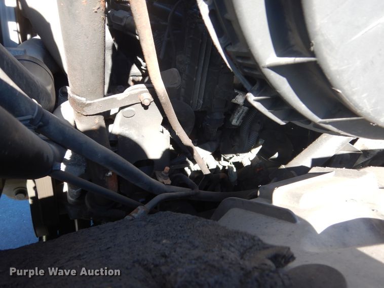 image for item GW9877 2012 International 7600  flatbed truck