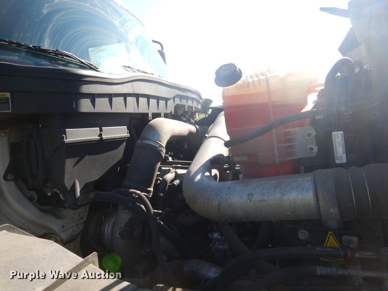 image for item GW9877 2012 International 7600  flatbed truck