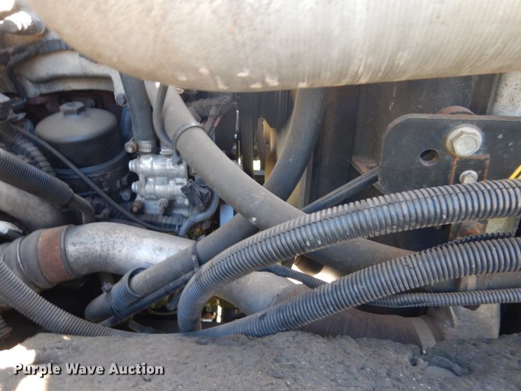 image for item GW9877 2012 International 7600  flatbed truck