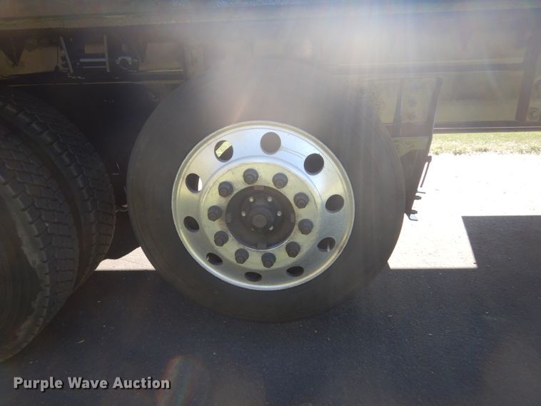 image for item GW9877 2012 International 7600  flatbed truck