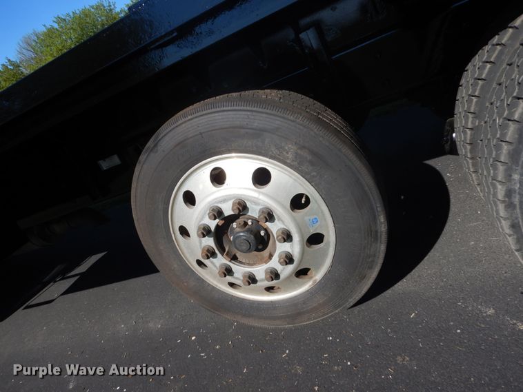 image for item GW9877 2012 International 7600  flatbed truck