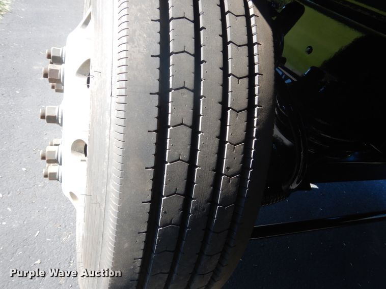 image for item GW9877 2012 International 7600  flatbed truck