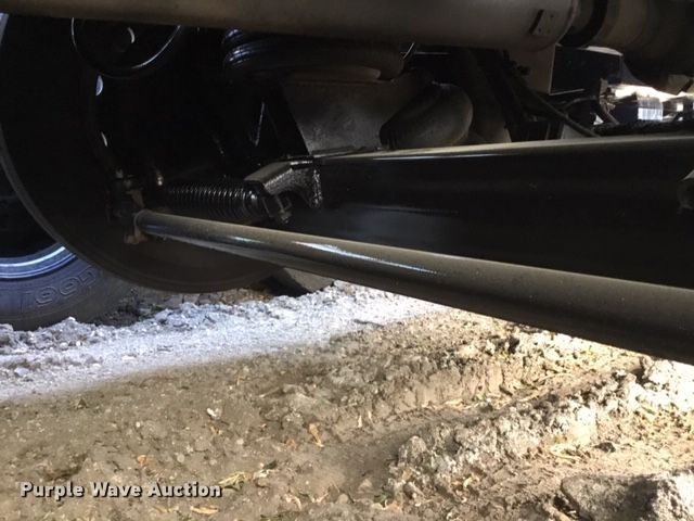 image for item GW9877 2012 International 7600  flatbed truck