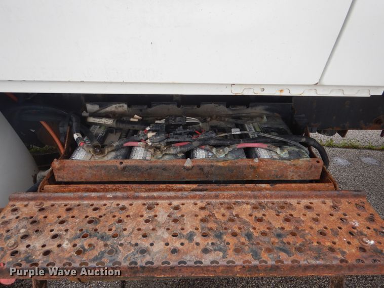 image for item GW9918 2012 International 244  box truck