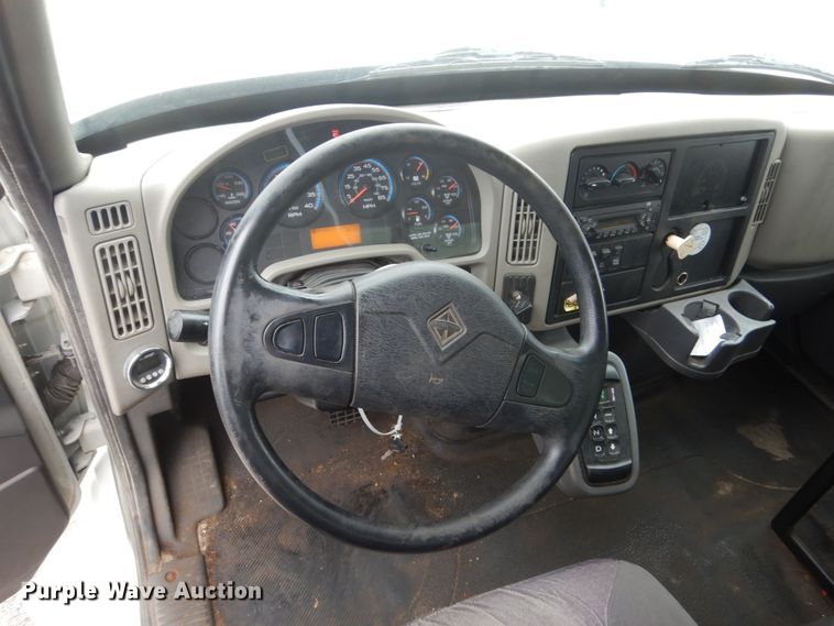 image for item GW9918 2012 International 244  box truck