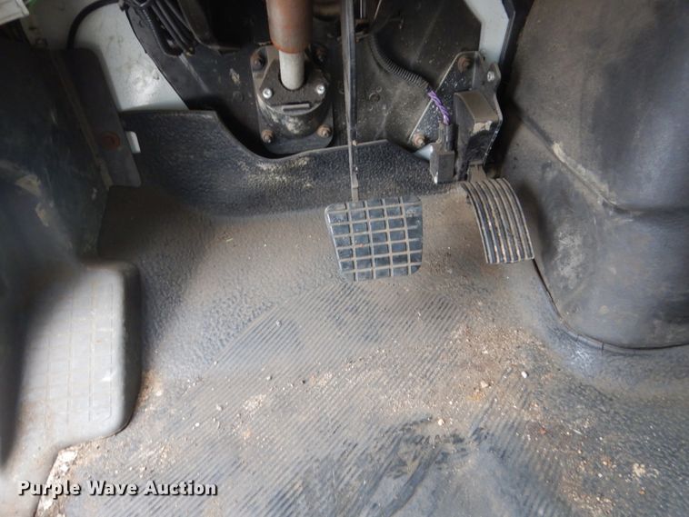 image for item GW9918 2012 International 244  box truck