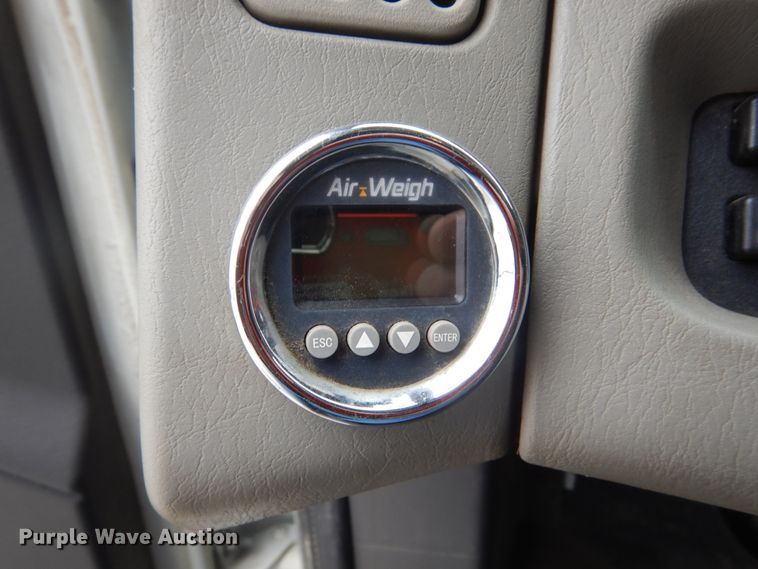 image for item GW9918 2012 International 244  box truck