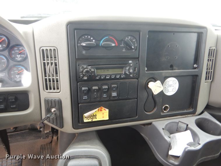 image for item GW9918 2012 International 244  box truck