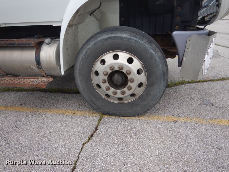 image for item GW9918 2012 International 244  box truck