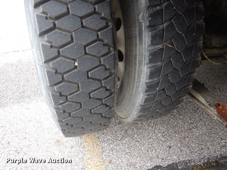 image for item GW9918 2012 International 244  box truck