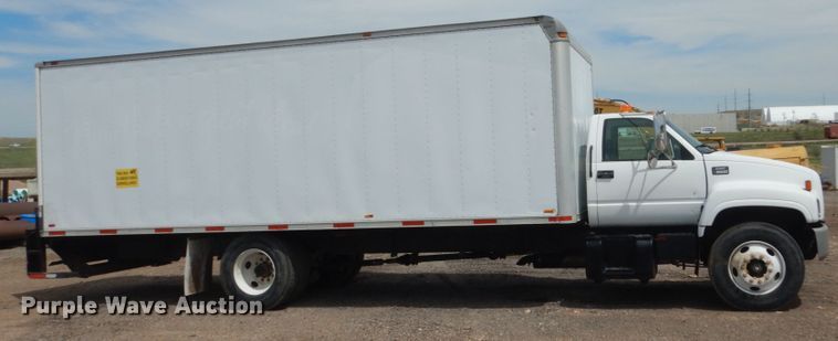 image for item GW9924 2000 GMC 6500  box truck