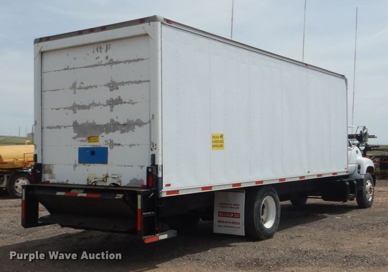 image for item GW9924 2000 GMC 6500  box truck