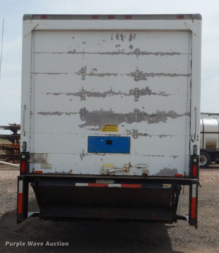 image for item GW9924 2000 GMC 6500  box truck