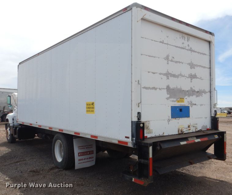 image for item GW9924 2000 GMC 6500  box truck