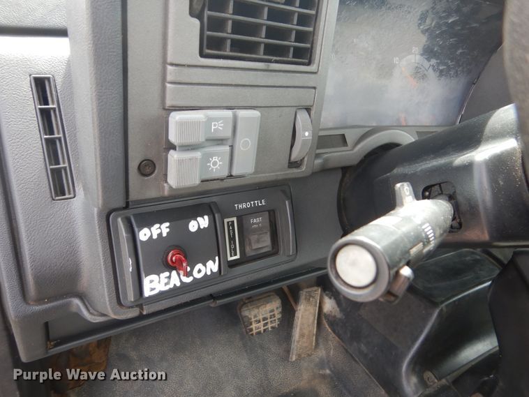 image for item GW9924 2000 GMC 6500  box truck