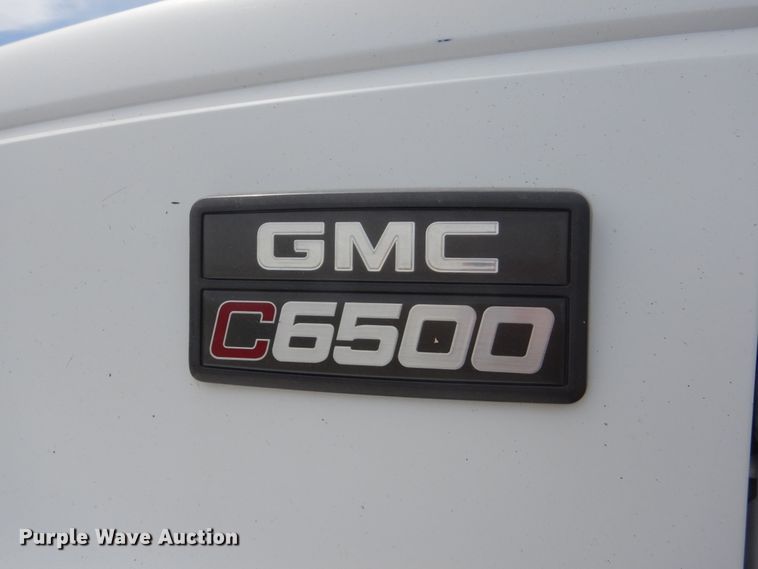 image for item GW9924 2000 GMC 6500  box truck