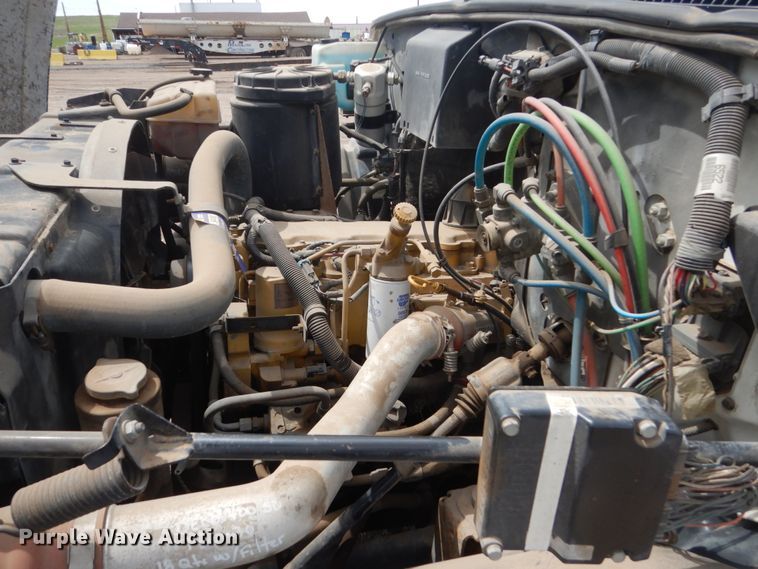 image for item GW9924 2000 GMC 6500  box truck