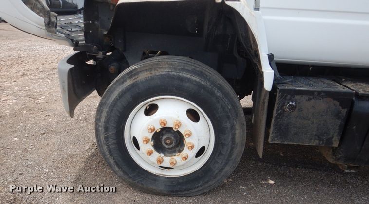 image for item GW9924 2000 GMC 6500  box truck