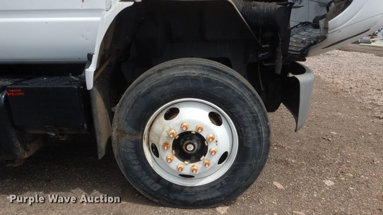 image for item GW9924 2000 GMC 6500  box truck